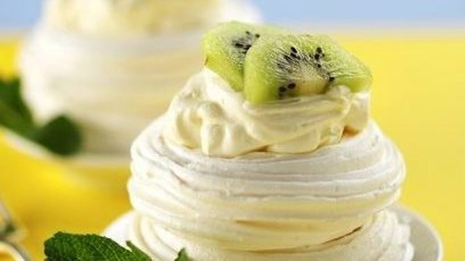 Božsky svůdná pavlova s kiwi a mučenkou