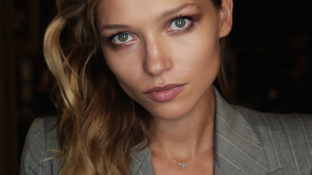 Business-to-party make-up krok za krokem Business-to-party make-up krok za krokem