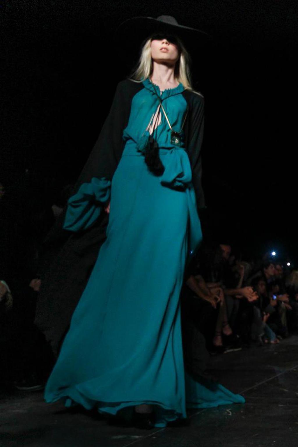 PFW jaro/léto 2013: Znovuzrození Saint Laurent Paris PFW jaro/léto 2013: Znovuzrození Saint Laurent Paris