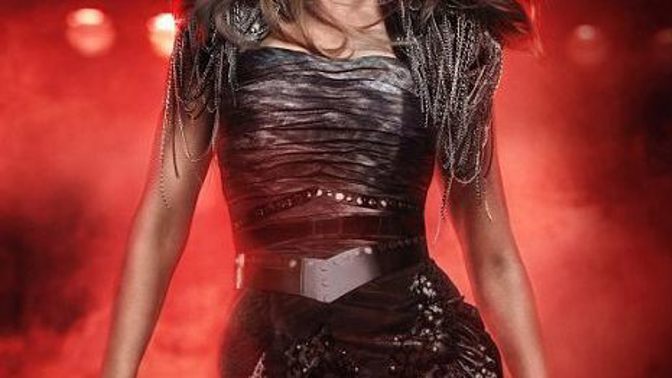 Energická vůně Outspoken Intense by Fergie