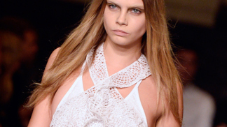 Cara Delevingne: obočí ANO, nebo NE?