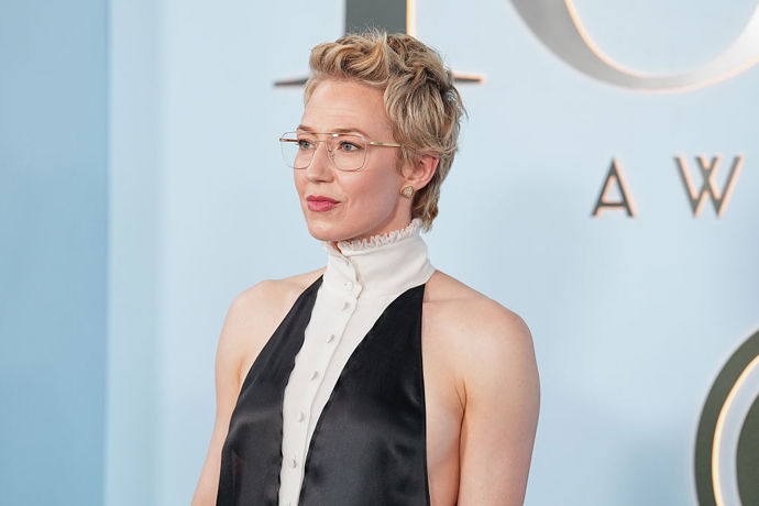 Herečka Carrie Coon si sculpted pixie také oblíbila Herečka Carrie Coon si sculpted pixie také oblíbila