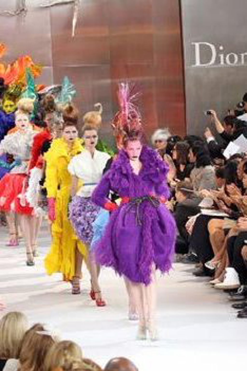 Videa z posledních přehlídek haute couture