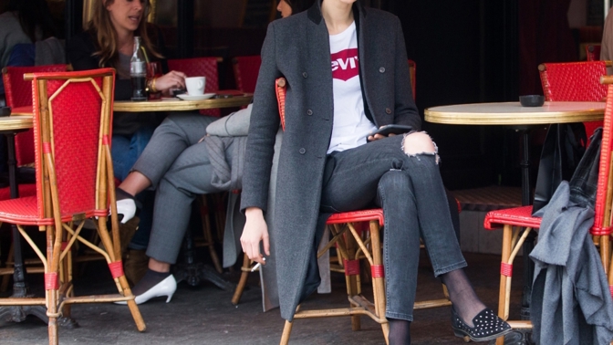 Černé džíny podle fashion weeku