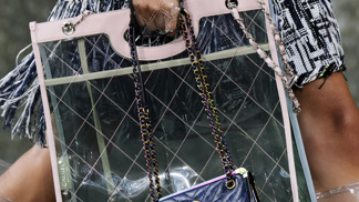  

Trend dvojité kabelky podle Chanel 
