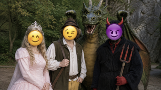 Pohádkové postavy s emotikony místo obličeje.