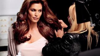 Cindy Crawford září v nových barvách