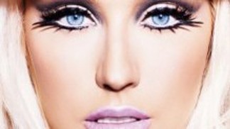 Americká zpěvačka Christina Aguilera ohlásila novinky týkající se nového singlu a plánované desky.