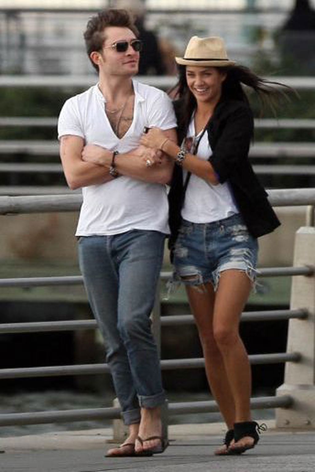 Ed Westwick a Jessica Szohr jsou zase spolu Ed Westwick a Jessica Szohr jsou zase spolu
