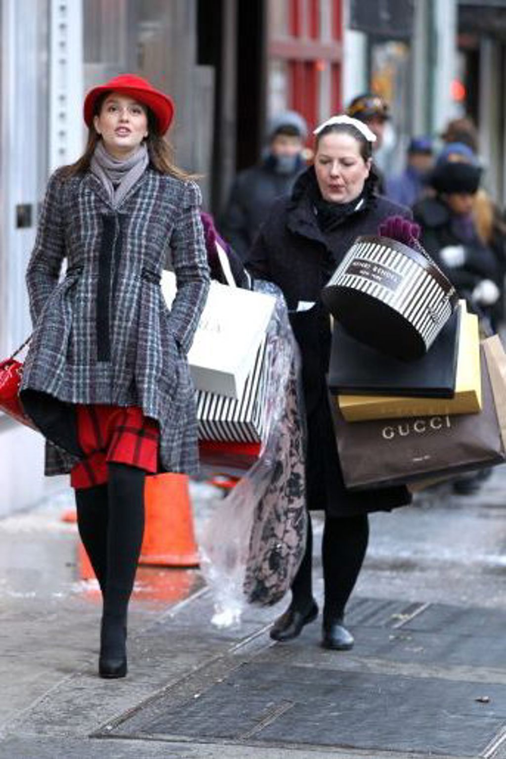 Gossip Girl na natáčení: Blair ruinuje kreditku i záda Doroty Gossip Girl na natáčení: Blair ruinuje kreditku i záda Doroty