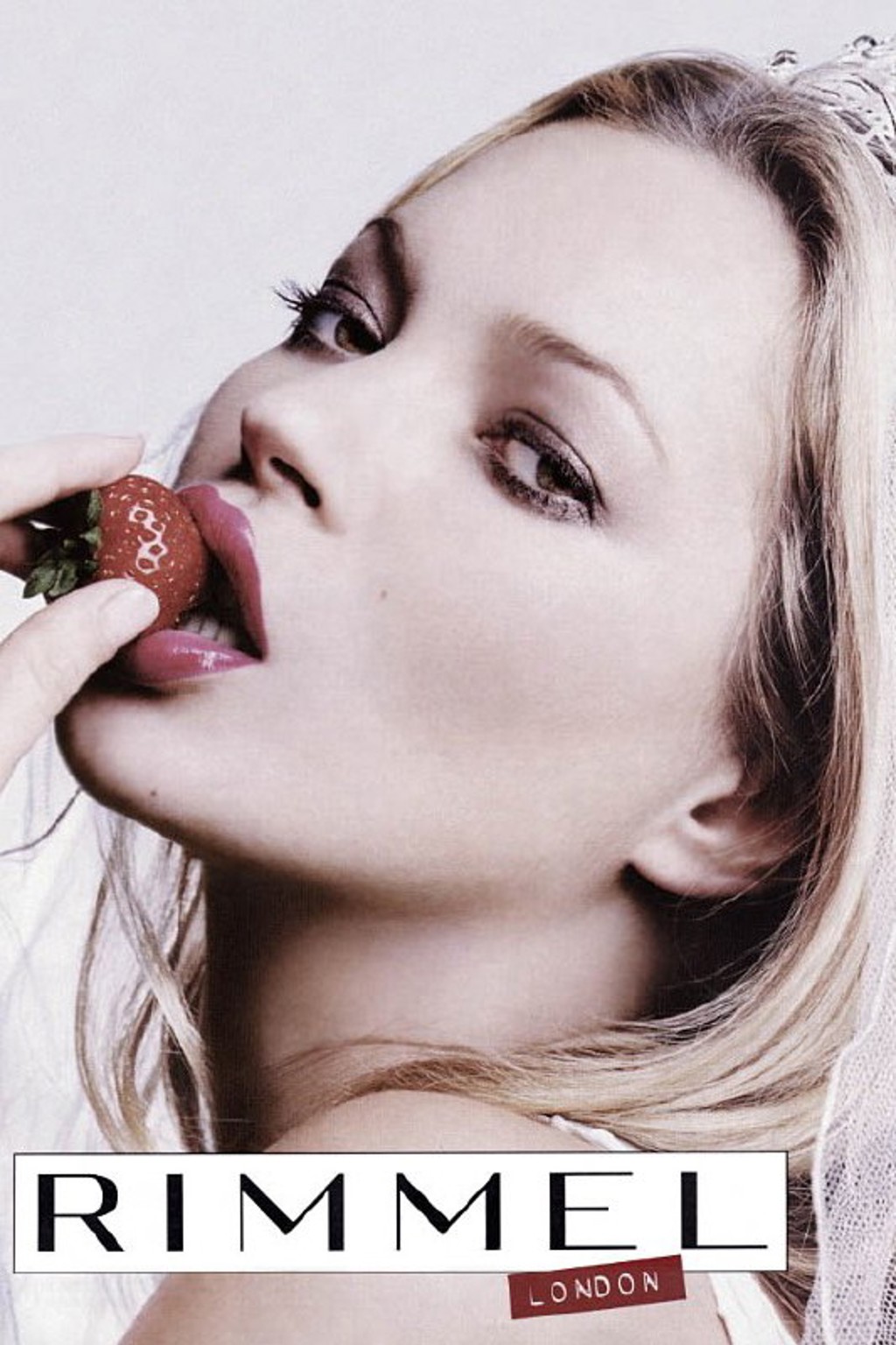 Kate Moss uvede vlastní beauty řadu pro Rimmel Kate Moss uvede vlastní beauty řadu pro Rimmel