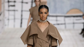  

Prohlédněte si kolekci Dior Haute Couture 2024...
