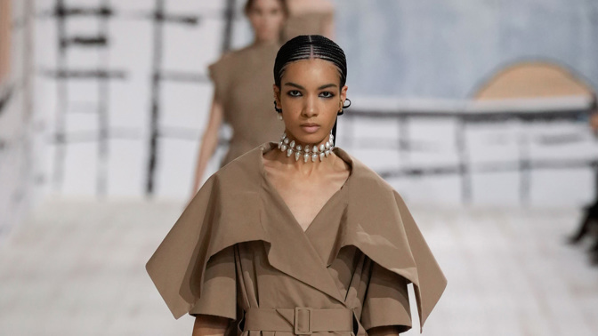  

Prohlédněte si kolekci Dior Haute Couture 2024...
