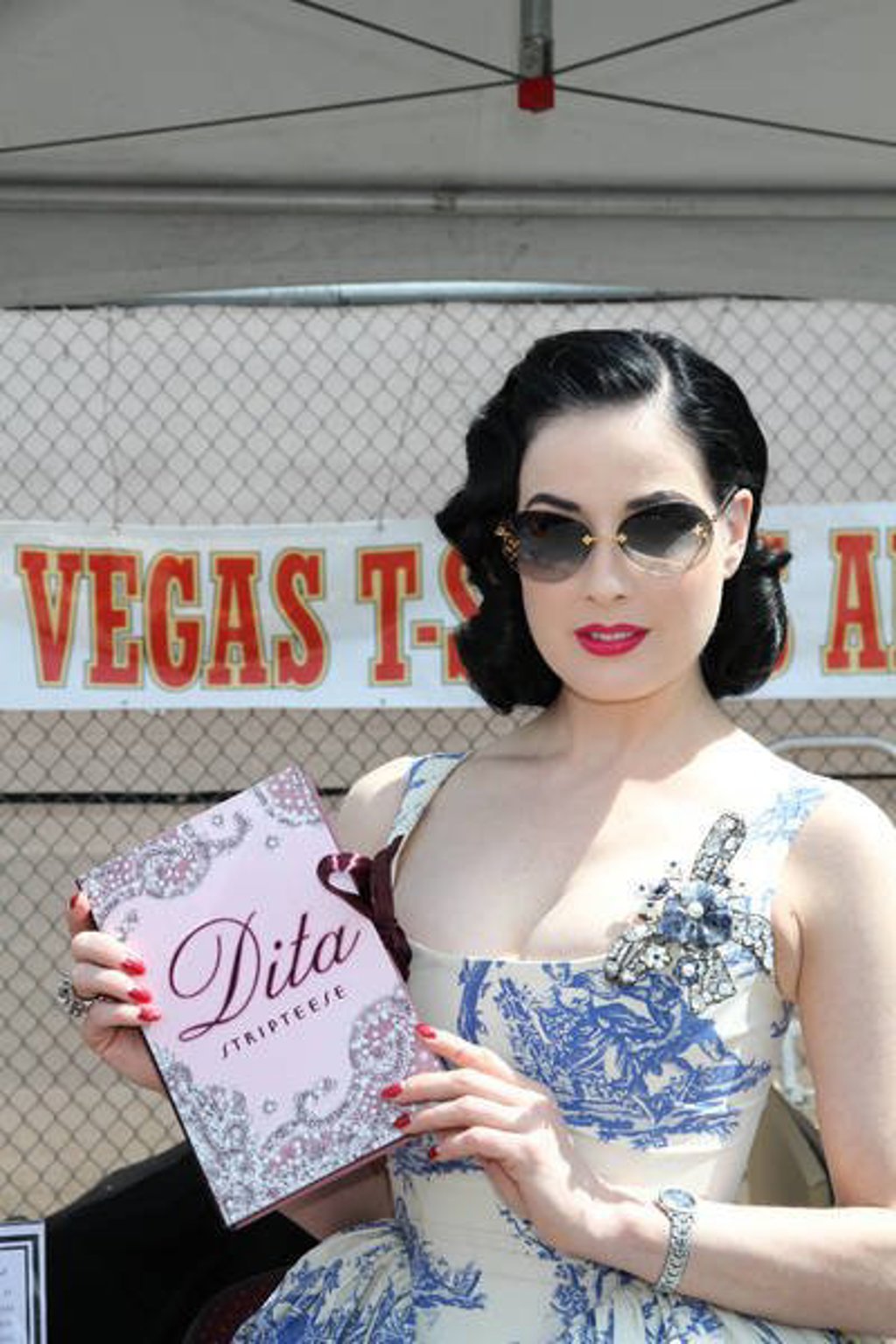 Dita Von Teese vydává knihu Dita Von Teese vydává knihu