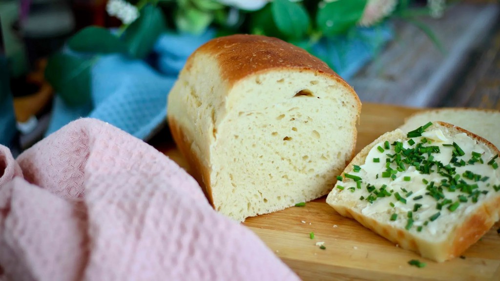Voňavý, vláčný a nadýchaný: Recept na domácí toustový chléb, který zvládne každý