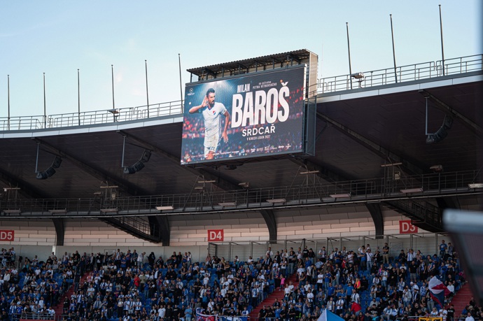 Milan Baroš měl rozlučkovou party na stadionu. 