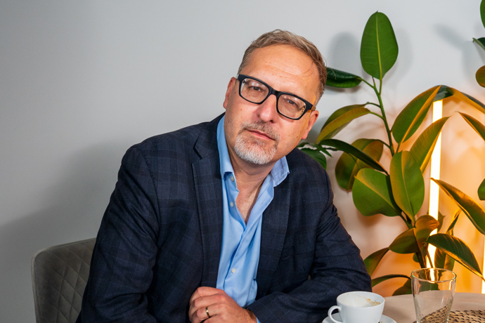 Jiří Martínek alias Doktor Vševěd z pořadu Na lovu navštívil talkshow Na kafeečko. 