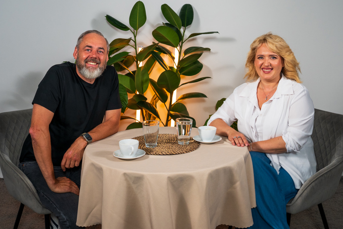 Moderátor Honza Dědek navštívil talkshow Na kafeečko. 
