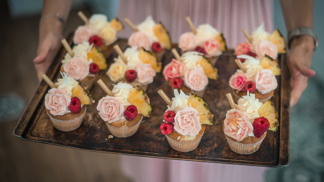 Žehlím si karmu s cupcakem
