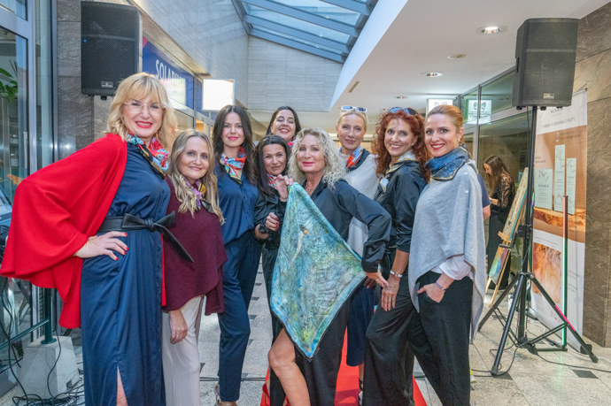 Regina Řandová si zahrála na modelku společně s dalšími slavnými kolegyněmi. 