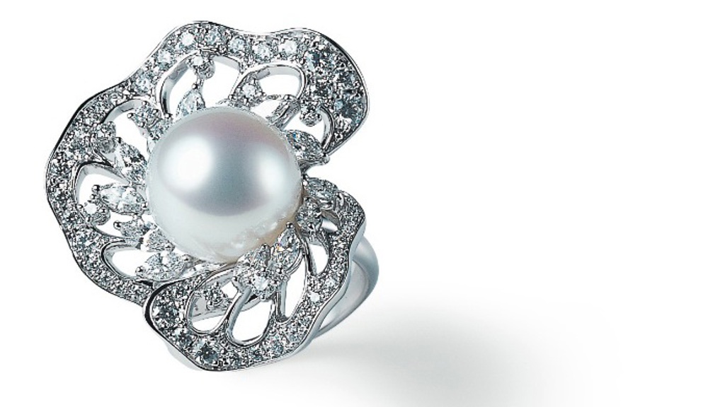MÓDNÍ STŘÍPKY: Exkluzivní perly Mikimoto, Sofia Coppola pro Louis Vuitton a nová kolekce Bulgari MÓDNÍ STŘÍPKY: Exkluzivní perly Mikimoto, Sofia Coppola pro Louis Vuitton a nová kolekce Bulgari