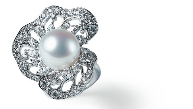 MÓDNÍ STŘÍPKY: Exkluzivní perly Mikimoto, Sofia Coppola pro Louis Vuitton a nová kolekce Bulgari
