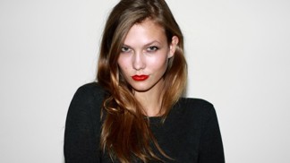 Supermodelka Karlie Kloss a její tip na rudé rty