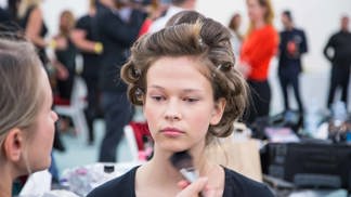 Galerie: pojďte s ELLE do backstage finále modelignové soutěže 