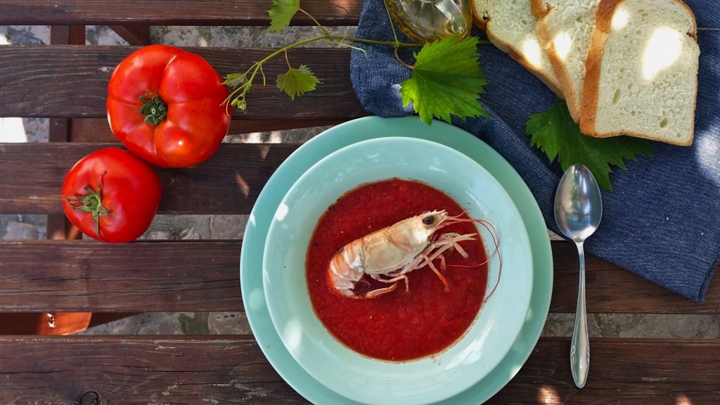 Elle menu: Gazpacho s krevetou Elle menu: Gazpacho s krevetou