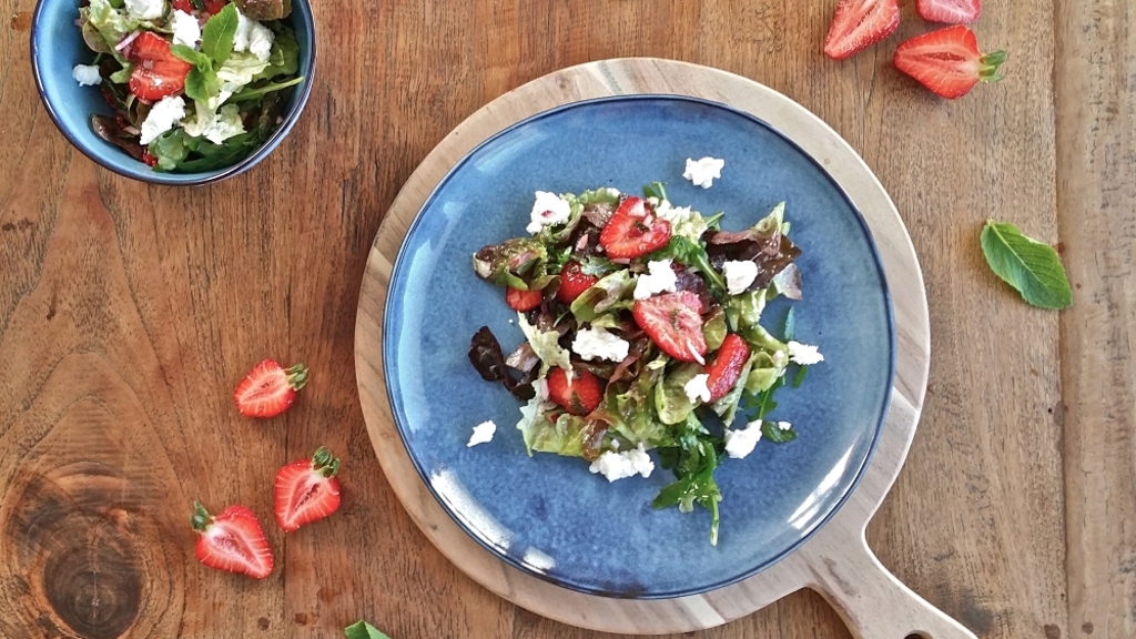ELLE menu: Letní salát s jahodami