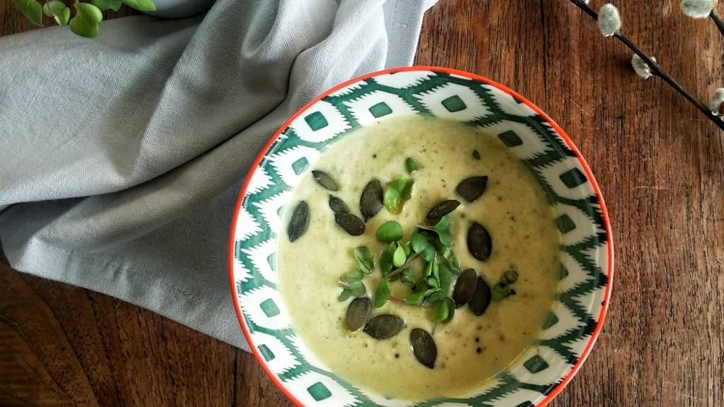 ELLE Menu: Polévka z pečeného květáku