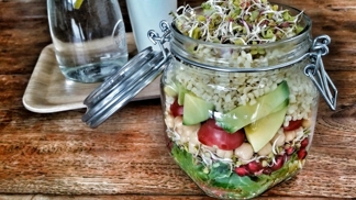 ELLE Menu: Salát s avokádem do sklenice