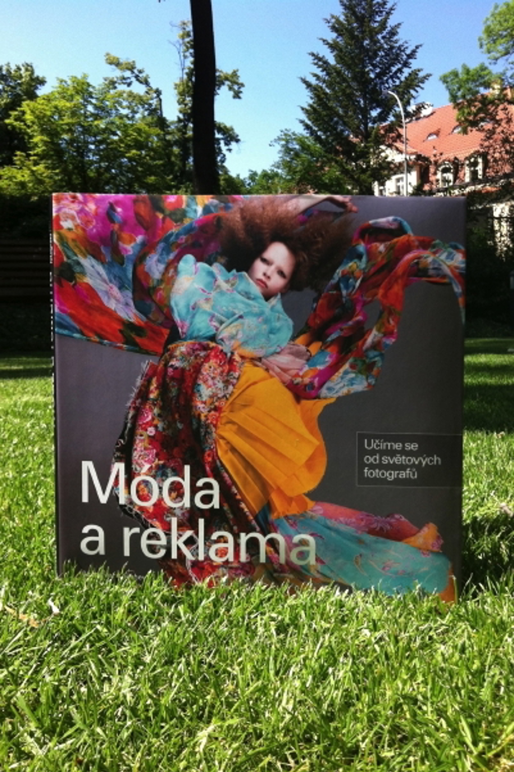 ELLE SPY: Móda a reklama ELLE SPY: Móda a reklama