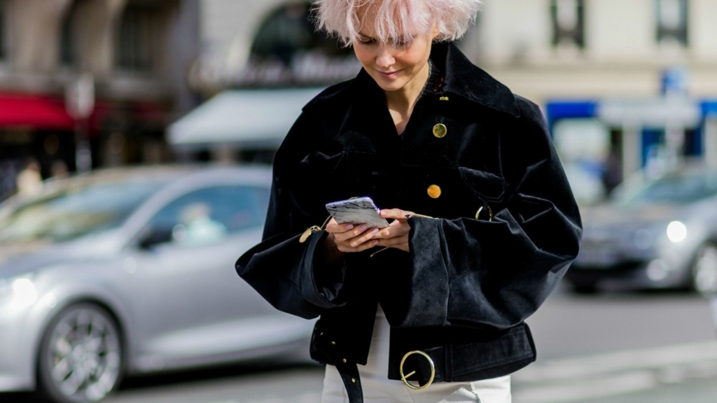 ELLE trend: Samet od hlavy k patě ELLE trend: Samet od hlavy k patě