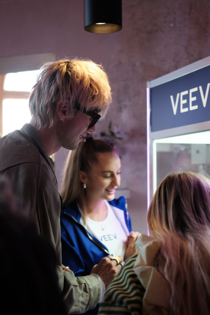 VEEV party