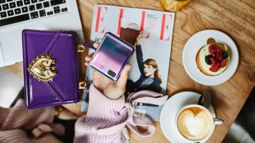 Samsung Galaxy Z Flip: 24 hodin redaktorky ELLE Samsung Galaxy Z Flip: 24 hodin redaktorky ELLE