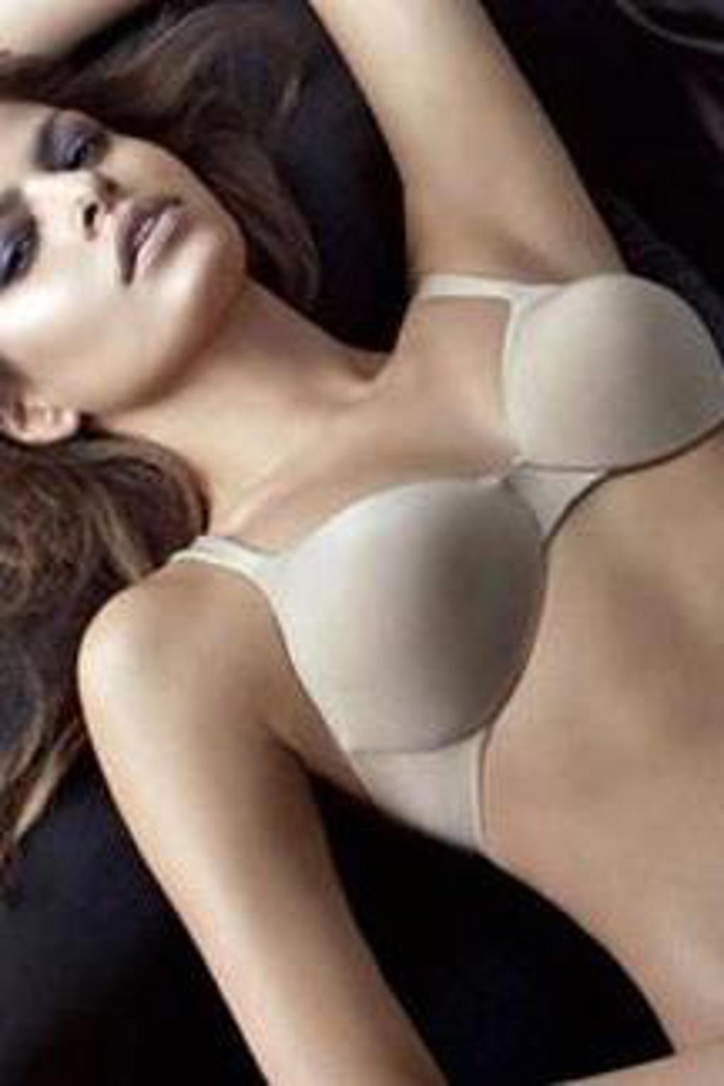 Eva Mendes pro Calvin Klein Eva Mendes pro Calvin Klein