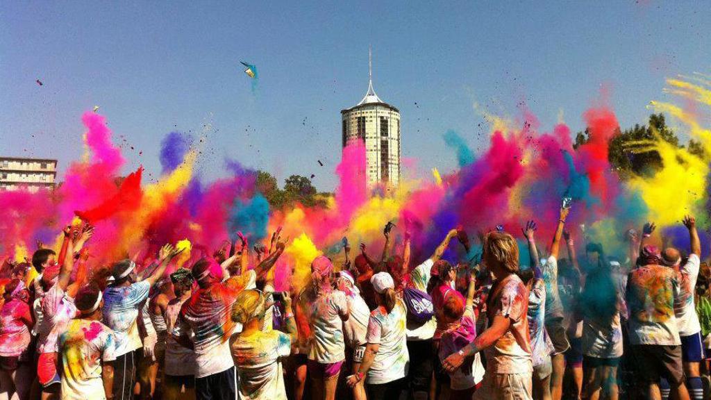 THE COLOR RUN: 5 NEJŠŤASTNĚJŠÍCH KILOMETRŮ I U NÁS! THE COLOR RUN: 5 NEJŠŤASTNĚJŠÍCH KILOMETRŮ I U NÁS!
