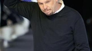 Návrháři vzpomínají na Alexandera McQueena