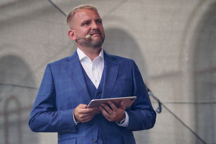 Šokující odchod po 20 letech: Kdo by mohl nahradit Kostkovou s Ebenem ve StarDance? Hlasujte v naší anketě Šokující odchod po 20 letech: Kdo by mohl nahradit Kostkovou s Ebenem ve StarDance? Hlasujte v naší anketě