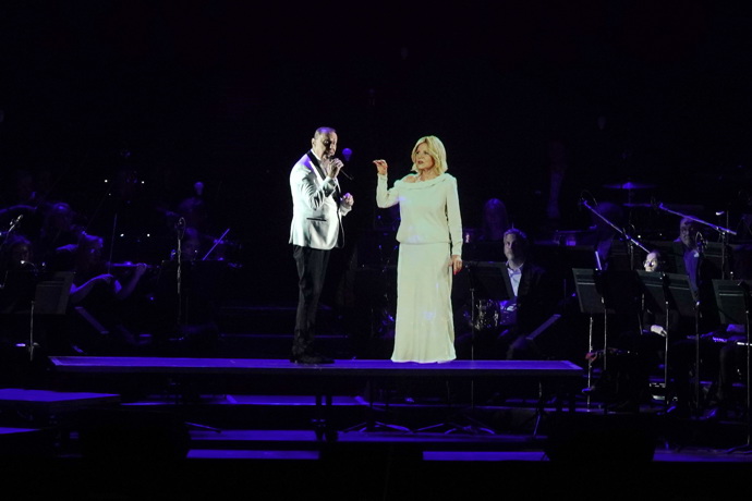 Hanka si virtuálně zazpívala se Štefanem duet. 