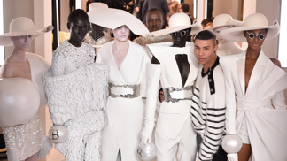 Ve spolupráci s concept storem Pařížská 17 představí již tento čtvrtek světově proslulá značka Balmain v Praze svou nejnovější kolekci. 