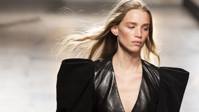 Který make-up nás nejvíc bavil na pařížském fashion weeku?