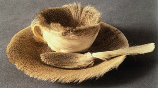  

Objekt od Méret Oppenheim
