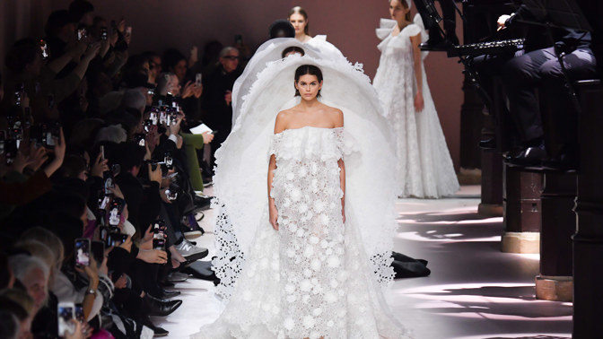 Nejkrásnější looky z týdne módy Haute Couture