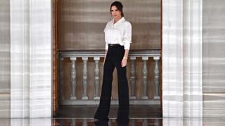  

Victoria Beckham - Vilhelm Parfumerie, Room Service

Jemná a uklidńující vůně plná ambry, jejíž vznik byl inspirován Gretou Garbo. 
