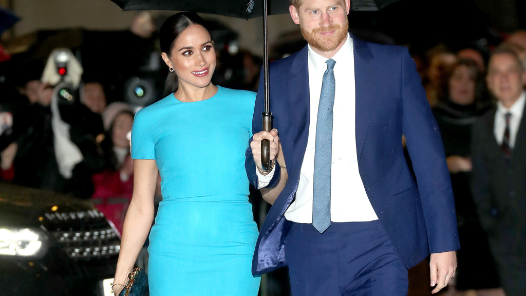 Meghan Markle se na veřejnosti objevila v šatech, o kterých se mluví Meghan Markle se na veřejnosti objevila v šatech, o kterých se mluví