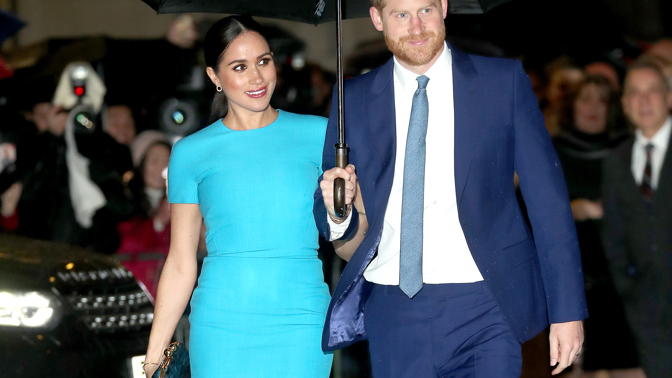 Meghan Markle se na veřejnosti objevila v šatech, o kterých se mluví