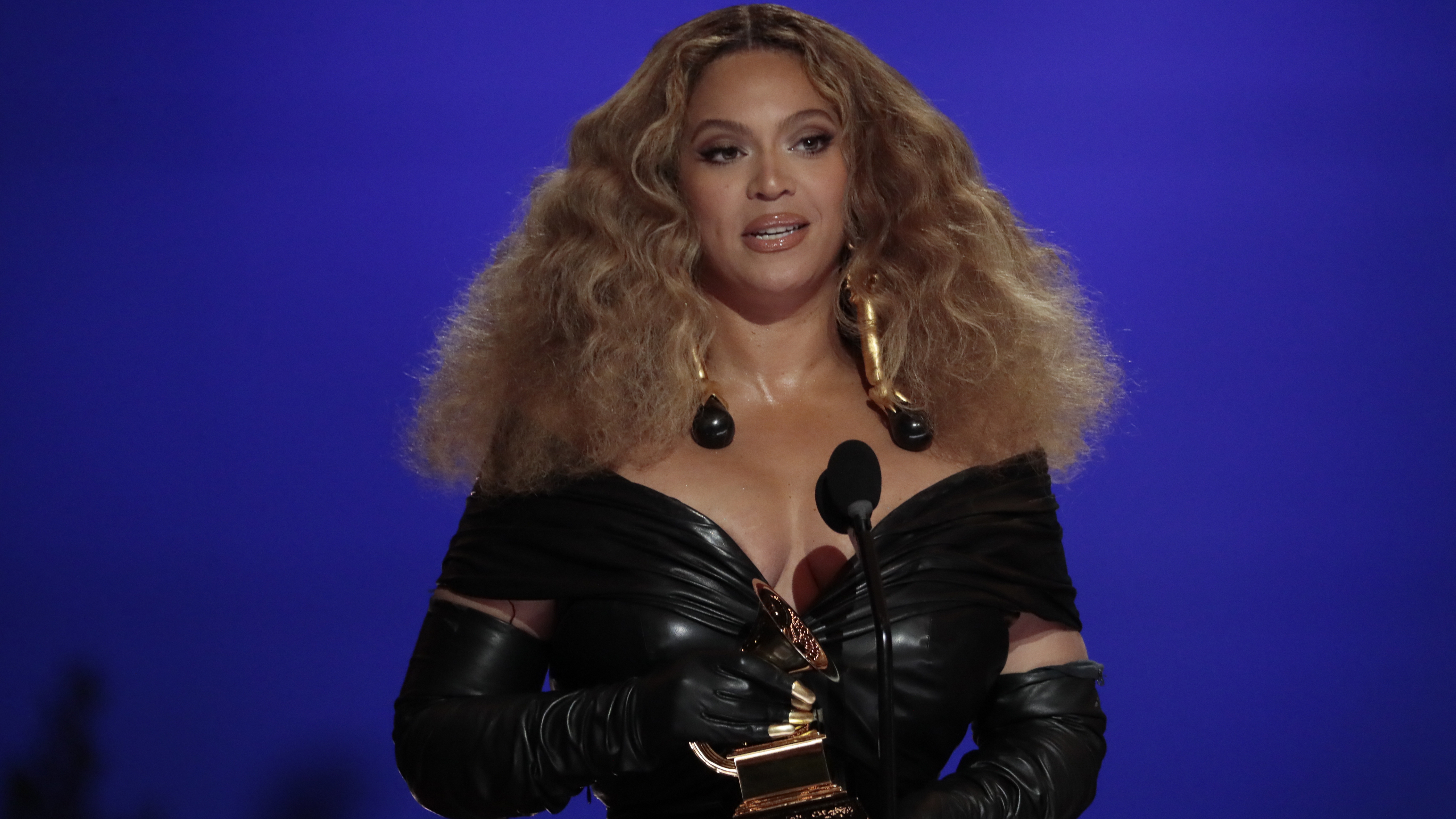  

Beyoncé
