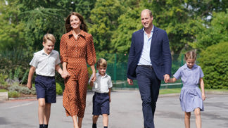  

Princezna Kate a princ William s jejich dětmi. Uvidíme je už brzy opět pohromadě? 
